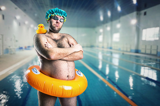 Die Hüllen fallen lassen beim Nacktschwimmen im Geibeltbad Pirna