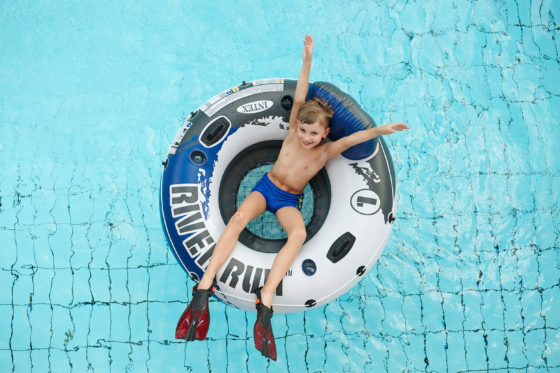 Das Geibeltbad Pirna bietet für (Klein-)Kinder viele Kurse, Kindergeburtstag und Mermaiding an.