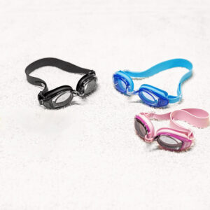 Schwimmbrillen in verschiedenen Farben: schwarz, blau, rosa